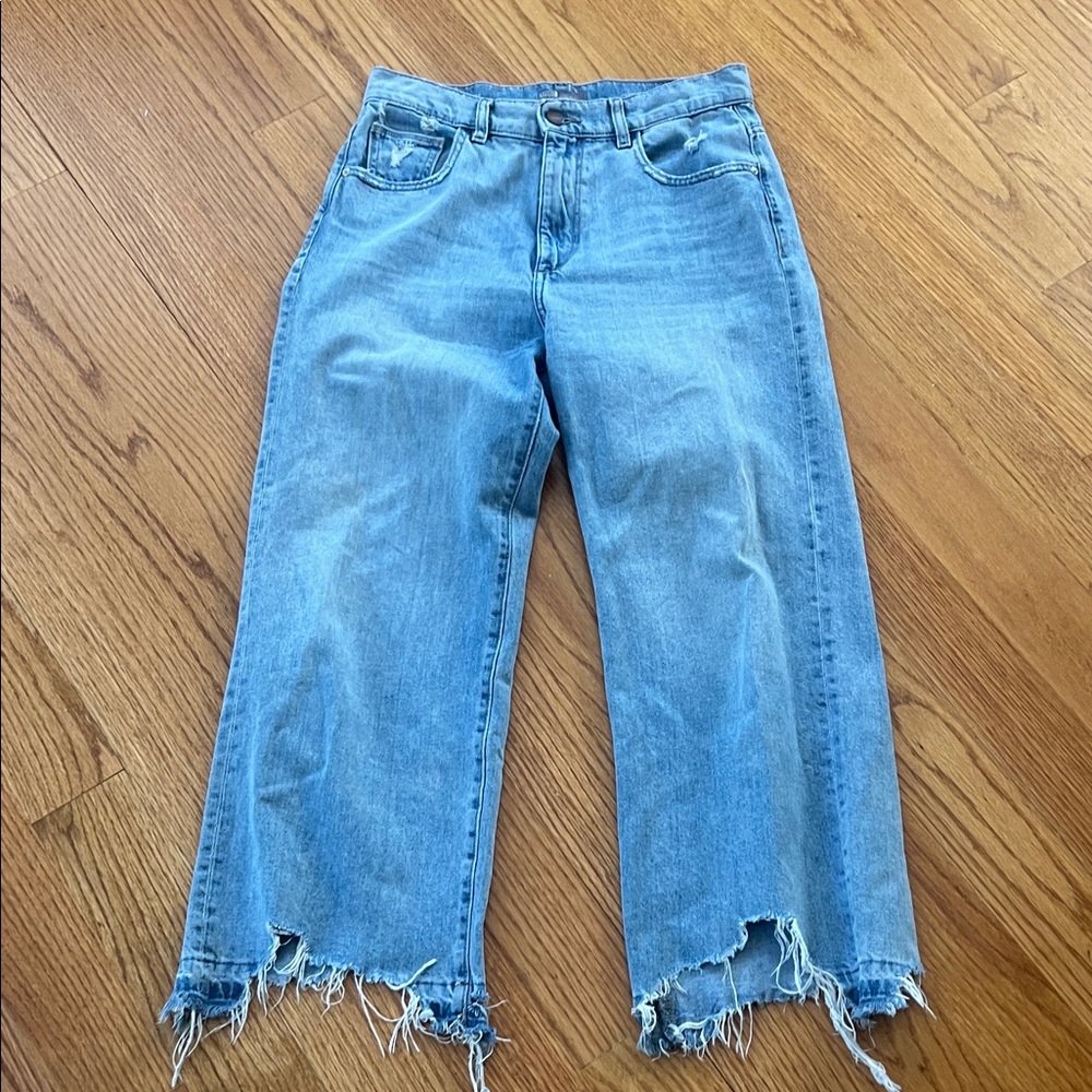 DL1961 Cropped Hepburn wide leg 27 Distressed Blue Jeans